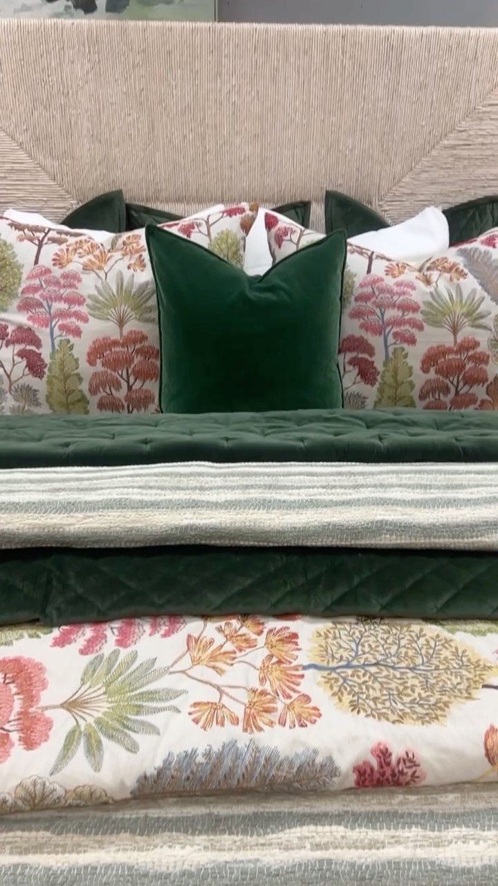 A little #sneakpeek at a few of this week’s fabulous #newarrivals at our store in #Frisco! Shop today & give your home a refresh before the holiday rush! #instocknow #getthelook #liveinstyle #happystartsathome #designerfurniture #shopthelook #ibbdesign #teamIBB #furniturestore #interiordesign #Friscofurniture #furnitureshopping #Dallasfurniture #instantgratification #Dallasdesign
