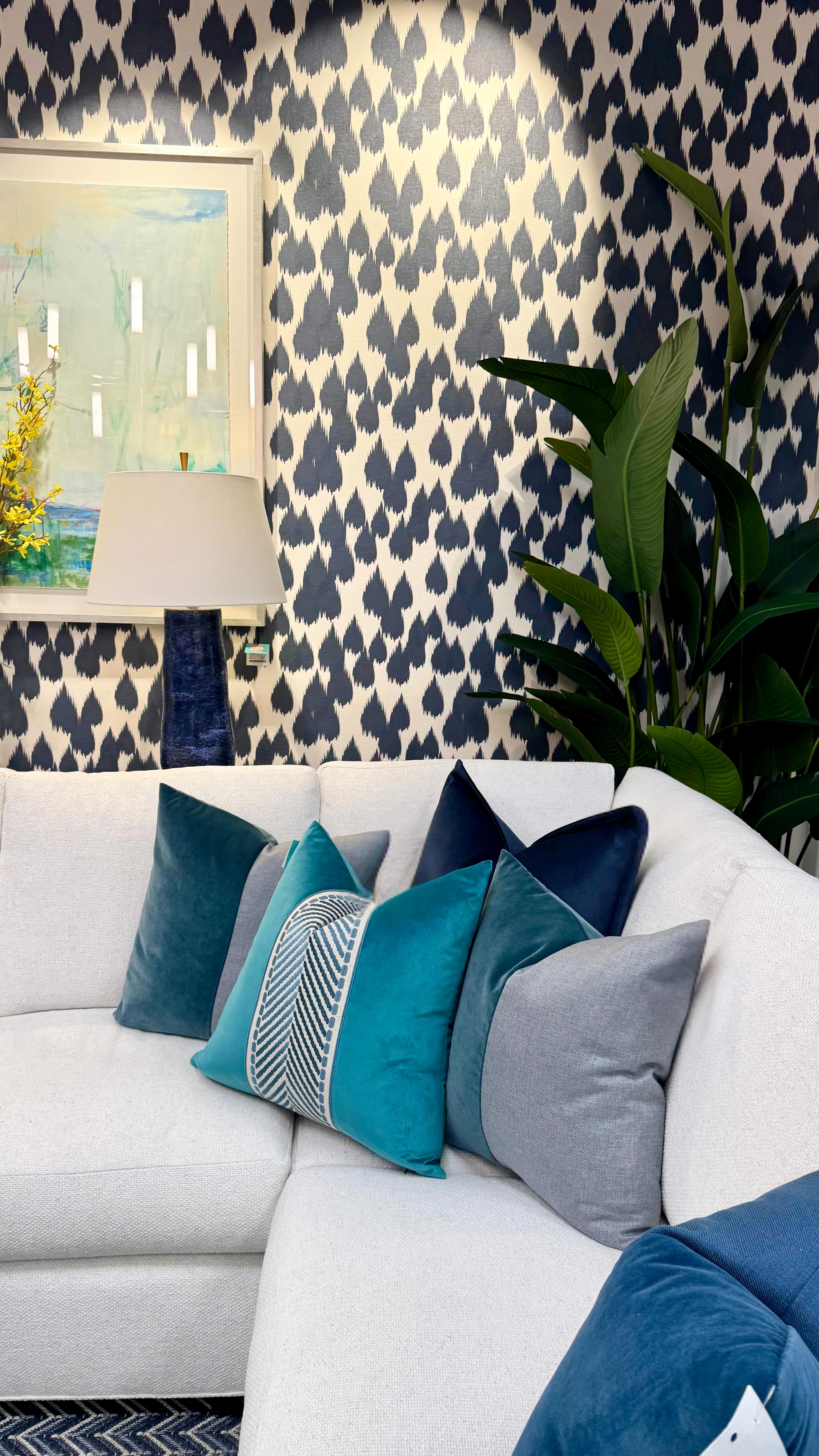 The great pillow debate continues — and Team IBB isn’t holding back!In the world of interior design, this one gets heated: To chop or not to chop? That is the question.So… where do you stand?We’ve got opinions around here (and some strong ones at that!).#TeamIBB has spoken—now we want to hear from you!Drop your vote in the comments:#TeamChop or #TeamNoChop?#interiordesign #pillows #designer #DesignDetailsMatter #ChopOrNot #choppedpillow