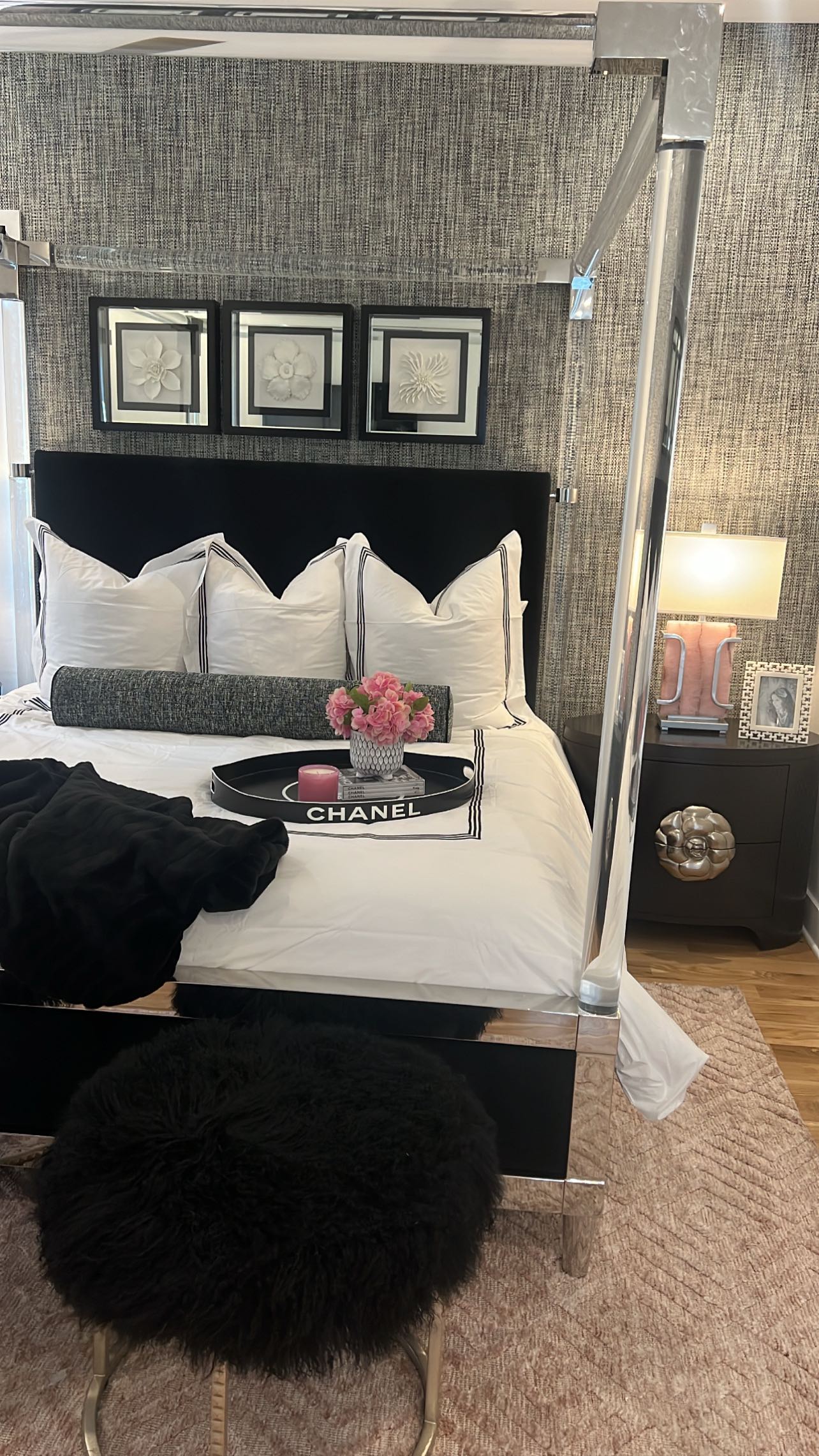 #Sneakpeek into a recent client installation in #Nashville. From a classically chic #colorpalette to all of the fashionable #designdetails, #teamIBB nailed our client’s request for a girly and inviting #guestbedroom. What’s your favorite part of the design? #bedroomdesign #travelingdesigner #chicbedroom #wallpaperWednesday #allthedetails #Nashvilledesign #howdoilook #Nashvillelooksgoodonyou #Ibbdesign