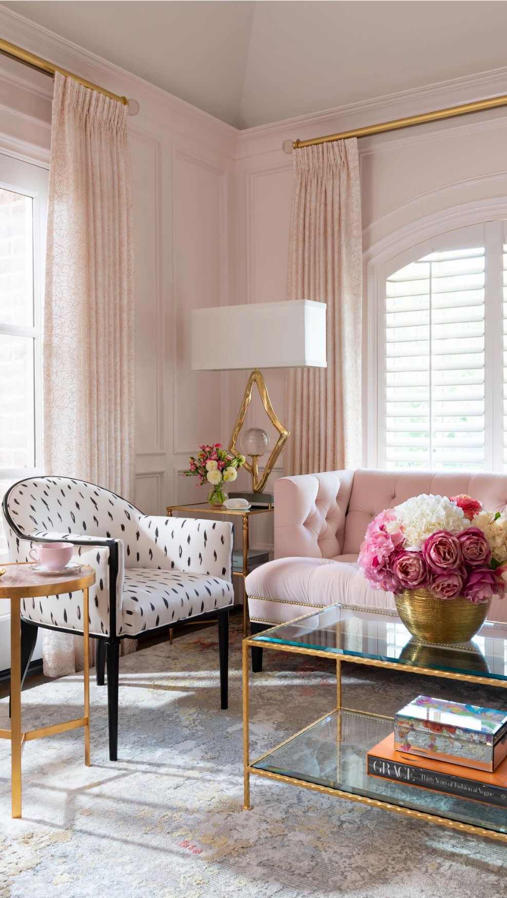 Designed for a client whose style is as impeccable as it is effortless ✨Subtle blush lacquer walls set the tone—layered with feminine details, tailored drapery, and a refined mix of textures that feels elevated, never overdone.Understated. Feminine. Exceptionally chic.Proof that quiet luxury can still make a statement. 🤍