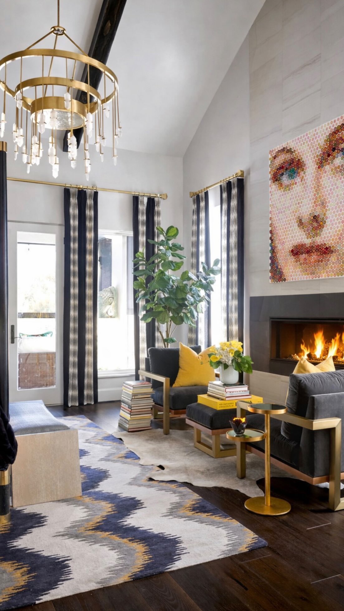 Snowy days call for cozy design moments ❄️✨Fireplaces aren’t just architectural features—they’re where conversations linger, memories are made, and winter feels a little warmer. Sharing a few of our favorite fireside designs to match today’s Dallas chill.